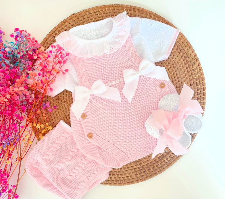Ranita Knitted Baby Girl with Bonnet & Booties